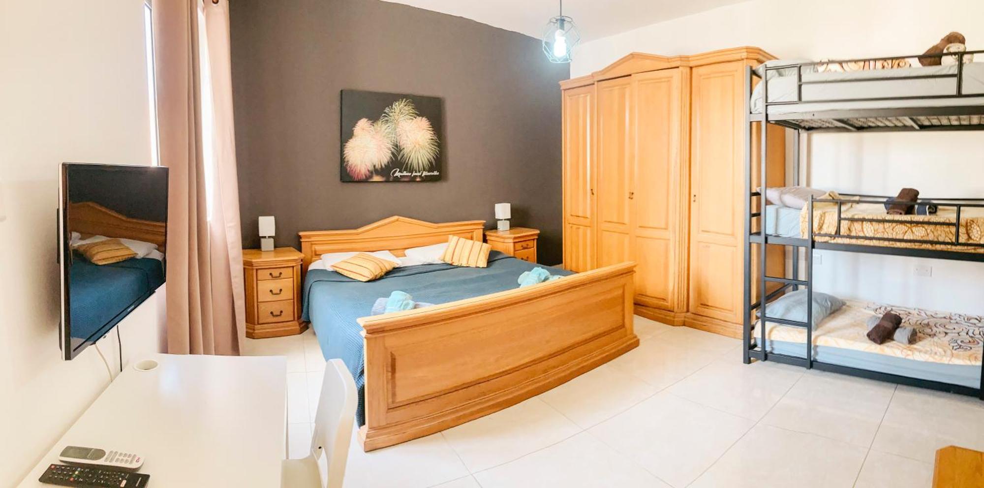 Xl Central Home - Sleeps 10 People Pietà Exteriér fotografie