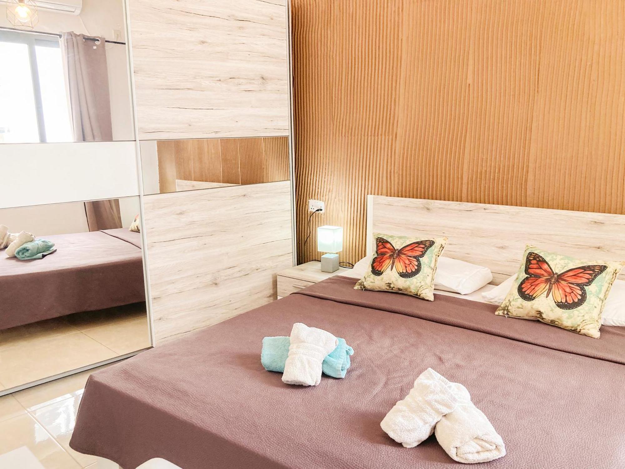 Xl Central Home - Sleeps 10 People Pietà Exteriér fotografie