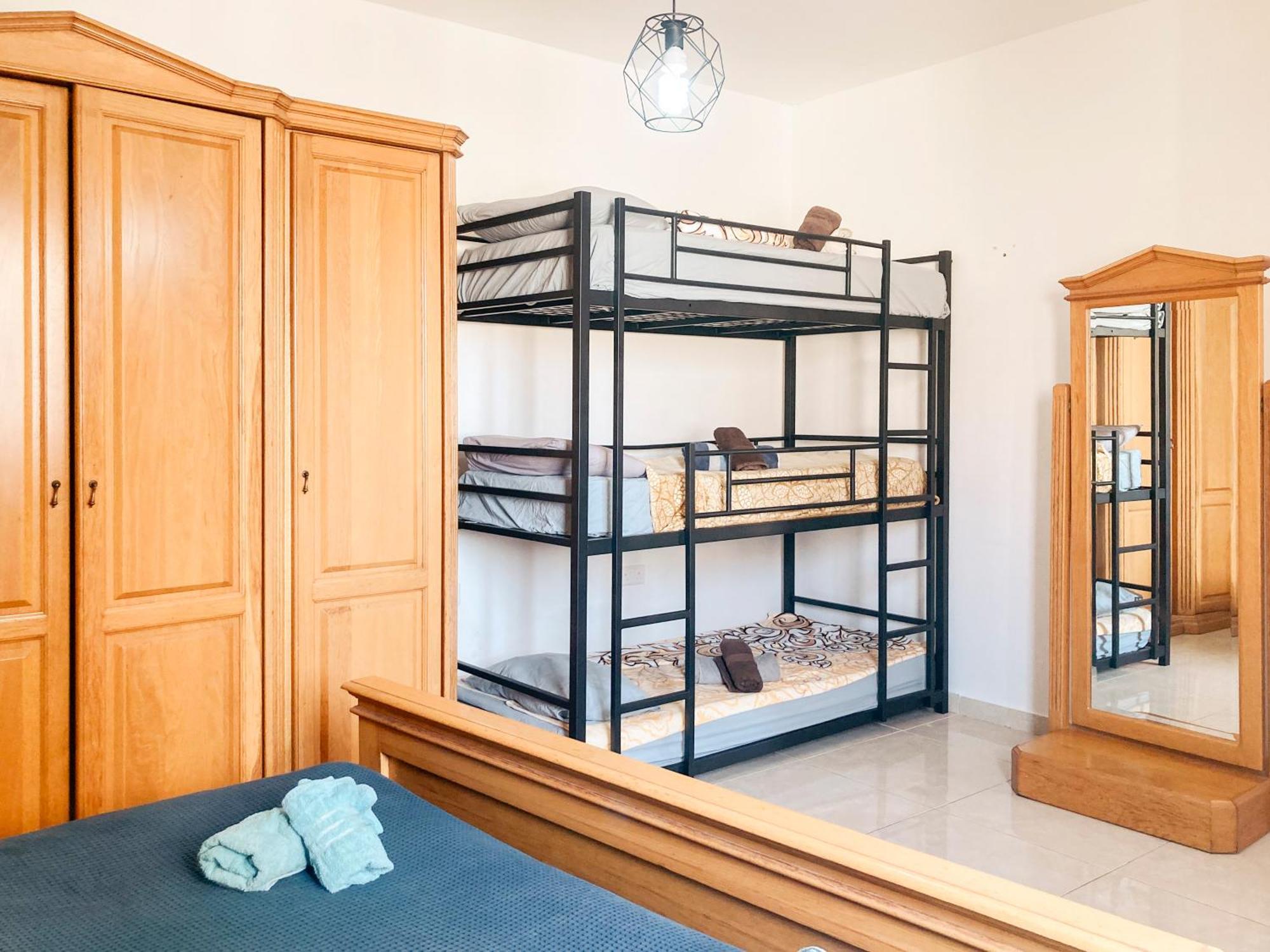 Xl Central Home - Sleeps 10 People Pietà Exteriér fotografie