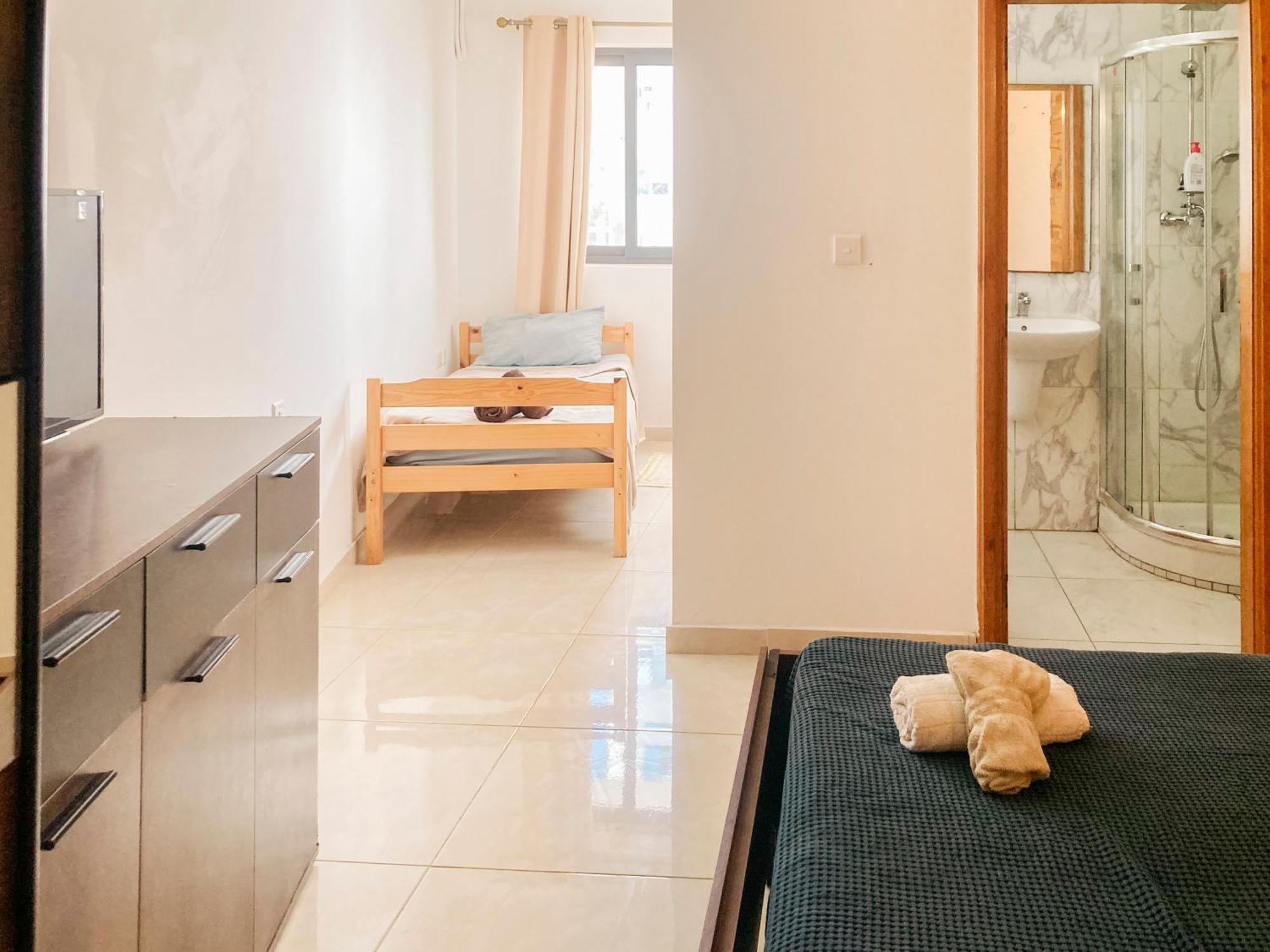 Xl Central Home - Sleeps 10 People Pietà Exteriér fotografie
