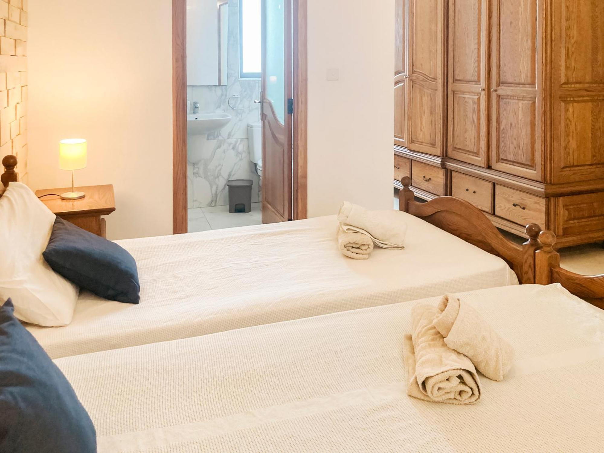 Xl Central Home - Sleeps 10 People Pietà Exteriér fotografie