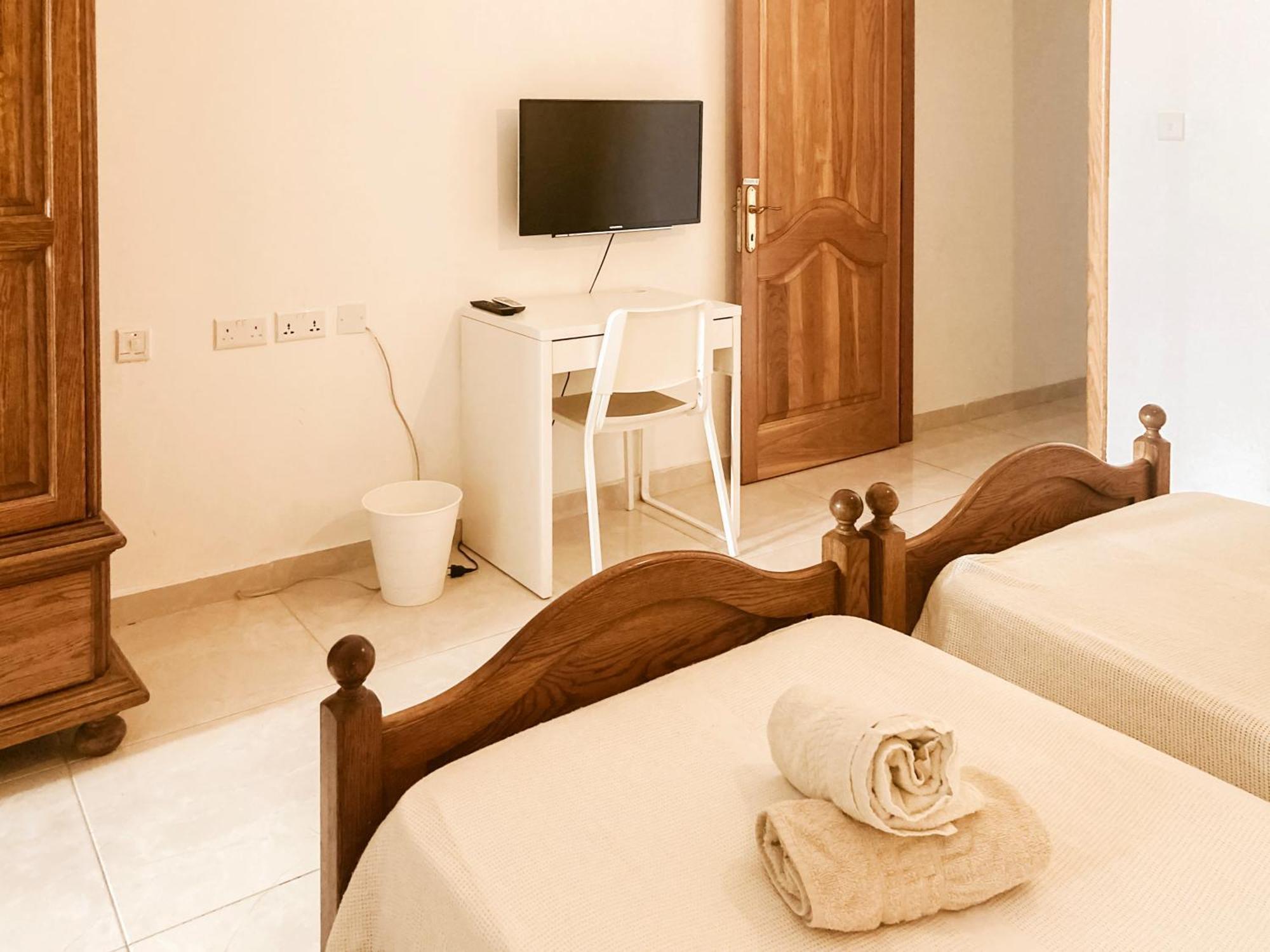 Xl Central Home - Sleeps 10 People Pietà Exteriér fotografie